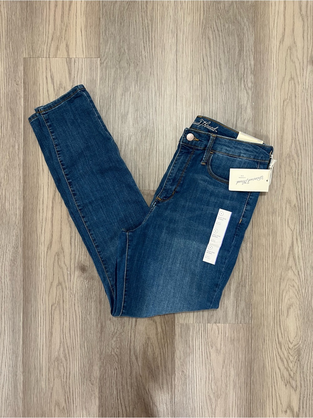 Universal Thread High Rise Skinny Jeans Size 8 NWT